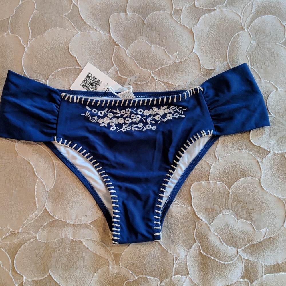 NWT Cupshe emboidered royal blue bikini bottoms